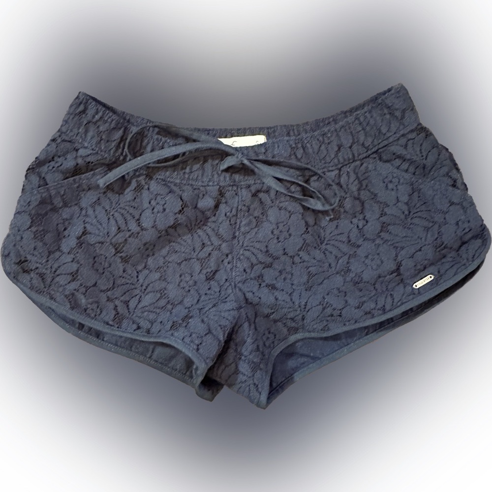 Hollister women’s booty shorts floral fishnet